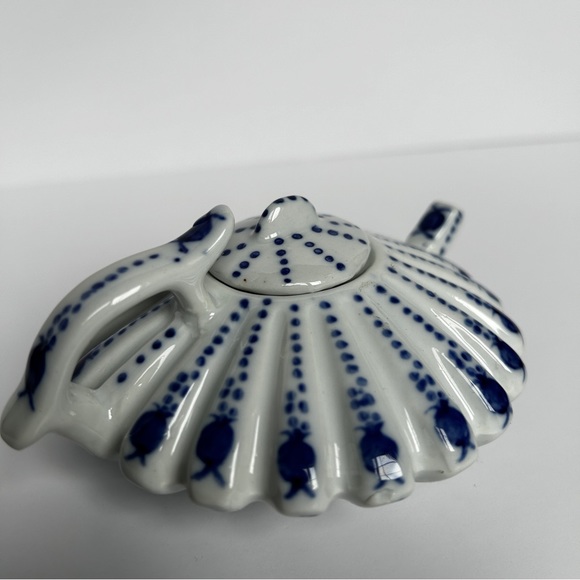 Decorative Teapot Blue White Flat with Lotus Shape Made in China - Picture 2 of 14